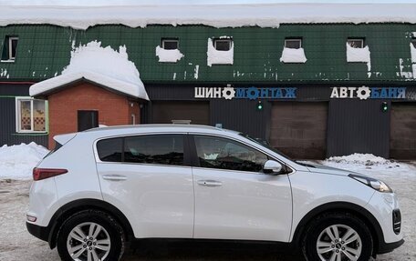 KIA Sportage IV рестайлинг, 2017 год, 1 990 000 рублей, 6 фотография