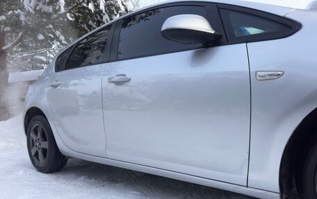 Opel Astra J, 2011 год, 630 000 рублей, 12 фотография