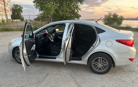 Hyundai Solaris II рестайлинг, 2014 год, 910 000 рублей, 3 фотография