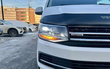 Volkswagen Caravelle T6 рестайлинг, 2016 год, 2 900 000 рублей, 17 фотография