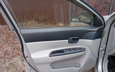 Hyundai Verna II, 2006 год, 260 000 рублей, 6 фотография