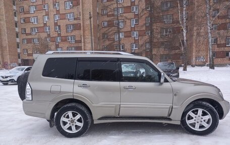 Mitsubishi Pajero III рестайлинг, 2006 год, 1 090 000 рублей, 8 фотография