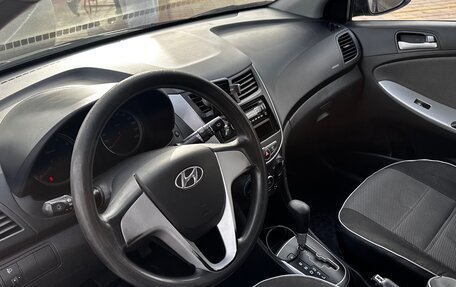 Hyundai Solaris II рестайлинг, 2012 год, 900 000 рублей, 6 фотография