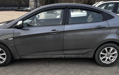 Hyundai Solaris II рестайлинг, 2012 год, 900 000 рублей, 5 фотография