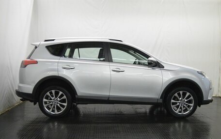 Toyota RAV4, 2017 год, 2 366 000 рублей, 4 фотография