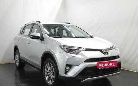 Toyota RAV4, 2017 год, 2 366 000 рублей, 3 фотография