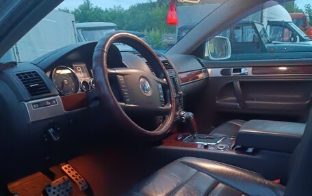 Volkswagen Touareg III, 2005 год, 900 000 рублей, 6 фотография