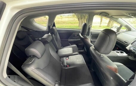 Toyota Prius Alpha I (ZVW40/41), 2013 год, 1 800 000 рублей, 13 фотография