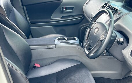 Toyota Prius Alpha I (ZVW40/41), 2013 год, 1 800 000 рублей, 7 фотография