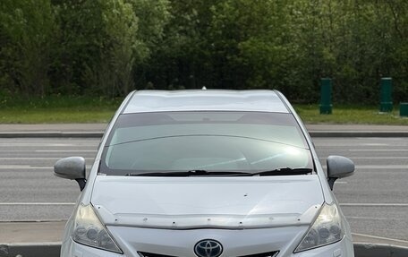 Toyota Prius Alpha I (ZVW40/41), 2013 год, 1 800 000 рублей, 3 фотография