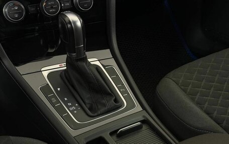 Volkswagen Golf VII, 2018 год, 1 950 000 рублей, 17 фотография