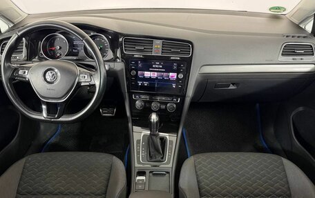 Volkswagen Golf VII, 2018 год, 1 950 000 рублей, 13 фотография