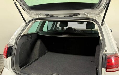 Volkswagen Golf VII, 2018 год, 1 950 000 рублей, 18 фотография