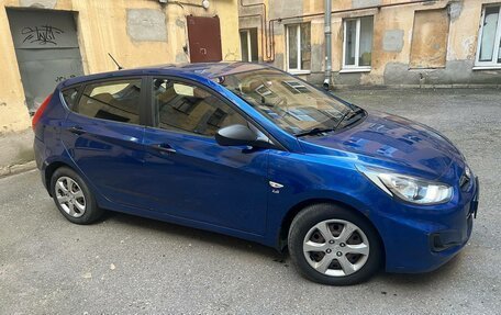 Hyundai Solaris II рестайлинг, 2012 год, 550 000 рублей, 1 фотография