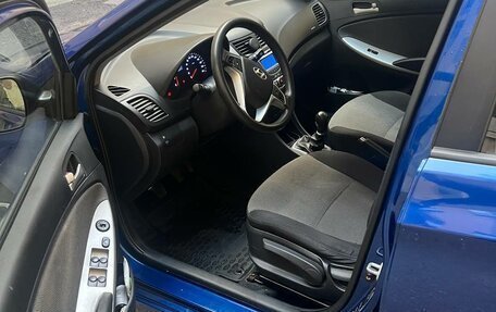 Hyundai Solaris II рестайлинг, 2012 год, 550 000 рублей, 3 фотография