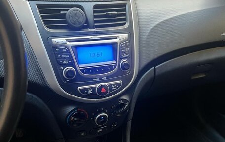 Hyundai Solaris II рестайлинг, 2012 год, 550 000 рублей, 15 фотография