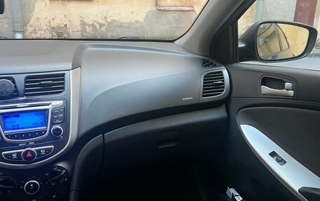 Hyundai Solaris II рестайлинг, 2012 год, 550 000 рублей, 16 фотография