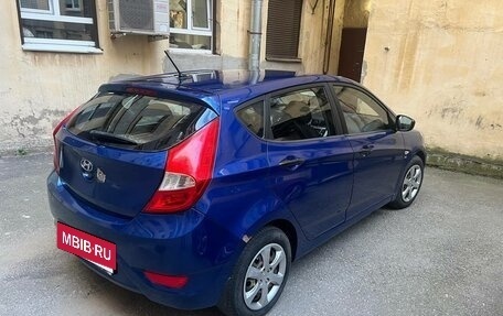 Hyundai Solaris II рестайлинг, 2012 год, 550 000 рублей, 24 фотография