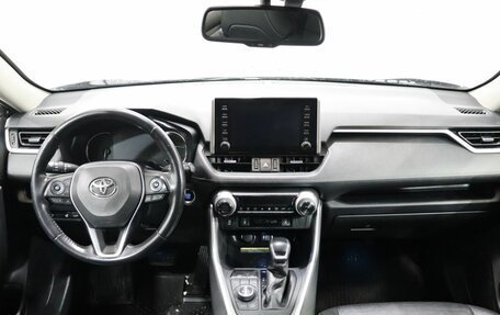 Toyota RAV4, 2020 год, 3 150 000 рублей, 14 фотография