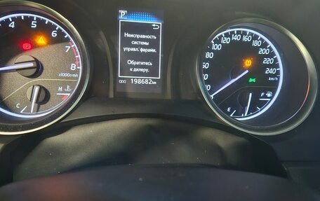 Toyota Camry, 2021 год, 1 900 000 рублей, 4 фотография