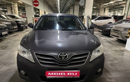 Toyota Camry, 2011 год, 1 800 000 рублей, 2 фотография