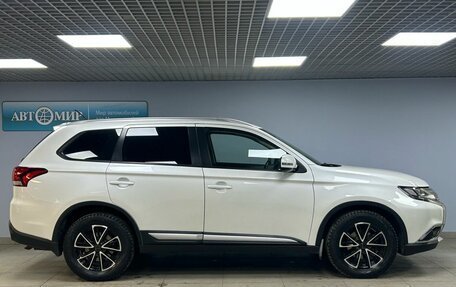 Mitsubishi Outlander III рестайлинг 3, 2015 год, 1 672 000 рублей, 8 фотография