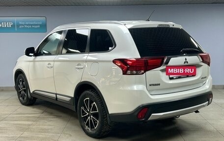 Mitsubishi Outlander III рестайлинг 3, 2015 год, 1 672 000 рублей, 5 фотография