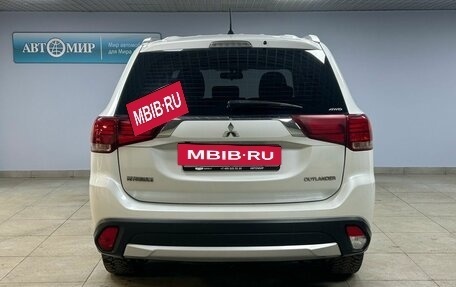 Mitsubishi Outlander III рестайлинг 3, 2015 год, 1 672 000 рублей, 6 фотография