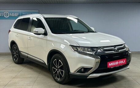 Mitsubishi Outlander III рестайлинг 3, 2015 год, 1 672 000 рублей, 3 фотография