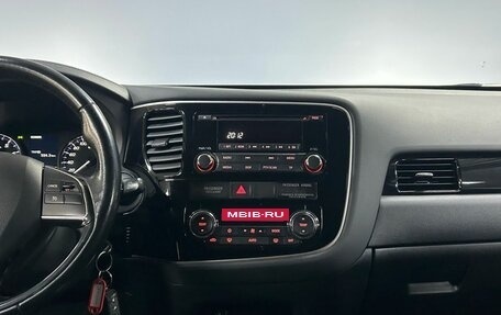 Mitsubishi Outlander III рестайлинг 3, 2015 год, 1 672 000 рублей, 18 фотография