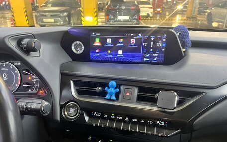 Lexus UX I, 2021 год, 3 150 000 рублей, 12 фотография