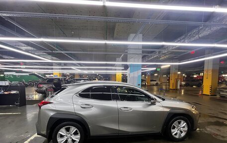 Lexus UX I, 2021 год, 3 150 000 рублей, 4 фотография
