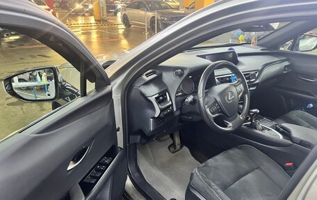 Lexus UX I, 2021 год, 3 150 000 рублей, 9 фотография