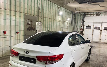 KIA Rio III рестайлинг, 2015 год, 650 000 рублей, 2 фотография