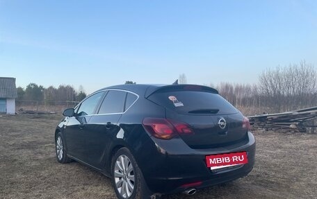 Opel Astra J, 2011 год, 700 000 рублей, 3 фотография