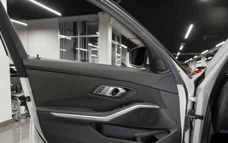 BMW 3 серия, 2019 год, 3 950 000 рублей, 20 фотография