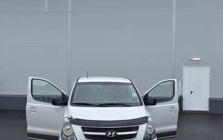 Hyundai Grand Starex Grand Starex I рестайлинг 2, 2011 год, 850 000 рублей, 1 фотография