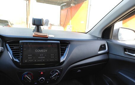 Hyundai Solaris II рестайлинг, 2018 год, 1 450 000 рублей, 6 фотография