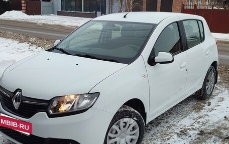 Renault Sandero II рестайлинг, 2017 год, 1 000 000 рублей, 2 фотография