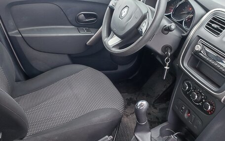 Renault Sandero II рестайлинг, 2017 год, 1 000 000 рублей, 11 фотография