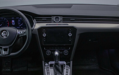 Volkswagen Passat B8 рестайлинг, 2017 год, 2 210 000 рублей, 14 фотография