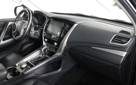 Mitsubishi Montero Sport, 2023 год, 4 777 000 рублей, 10 фотография