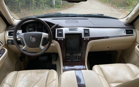 Cadillac Escalade III, 2007 год, 1 500 000 рублей, 13 фотография