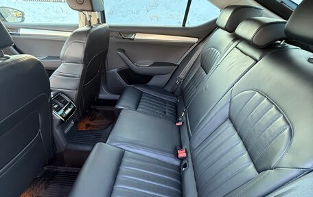 Skoda Superb III рестайлинг, 2018 год, 2 200 000 рублей, 10 фотография