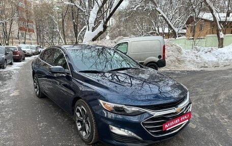 Chevrolet Malibu IX, 2022 год, 1 950 000 рублей, 2 фотография