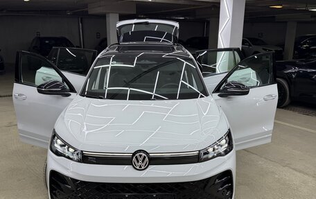 Volkswagen Tiguan, 2025 год, 4 800 000 рублей, 16 фотография