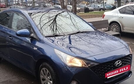 Hyundai Solaris II рестайлинг, 2021 год, 1 350 000 рублей, 3 фотография