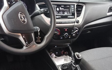 Hyundai Solaris II рестайлинг, 2021 год, 1 350 000 рублей, 13 фотография