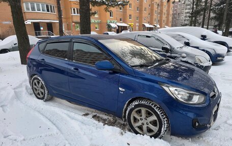 Hyundai Solaris II рестайлинг, 2011 год, 680 000 рублей, 2 фотография