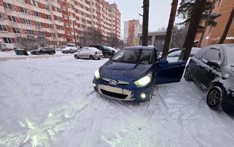 Hyundai Solaris II рестайлинг, 2011 год, 680 000 рублей, 13 фотография